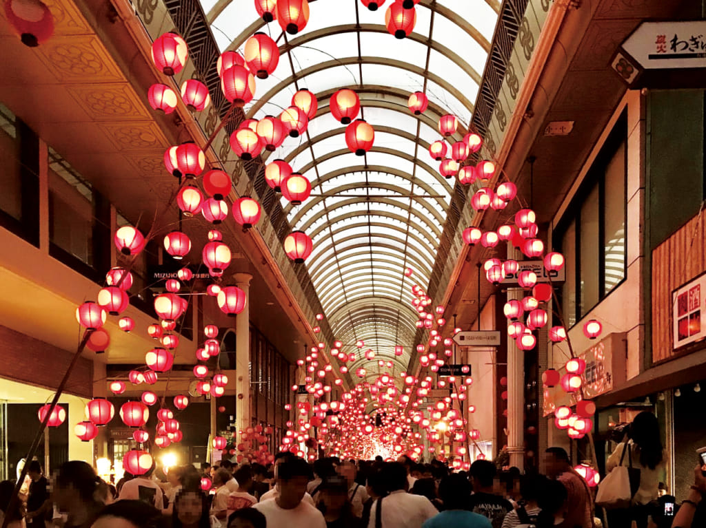 【山口市】山口市中心商店街アーケードでちょうちんが飾られます〜ちょうちんまつりの雰囲気を感じにぜひ見に行かれてください!〜 山口市・防府市 【山口市】山口市中心商店街アーケードでちょうちんが飾られます〜ちょうちんまつりの雰囲気を感じにぜひ見に行かれてください!〜 山口市・防府市